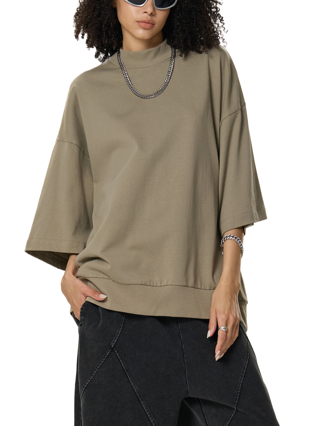 Oversized Mock Neck T-Shirt – Essential Streetwear | Tapstitch-10